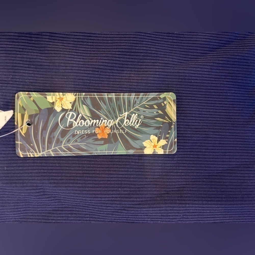 NWT - Blooming Jelly Womens Short Sleeve Blouse Sz XL - Picture 9 of 9